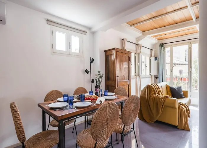 The Rent - Two-bedroom With Terrace Near Trevi Fountain * Roma