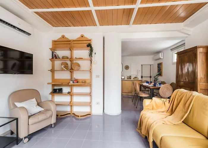 The Rent - Two-bedroom With Terrace Near Trevi Fountain Apartamento