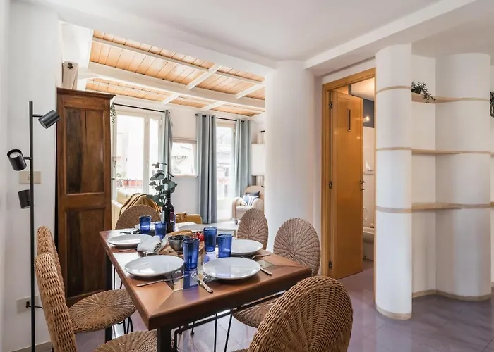The Rent - Two-bedroom With Terrace Near Trevi Fountain * Roma