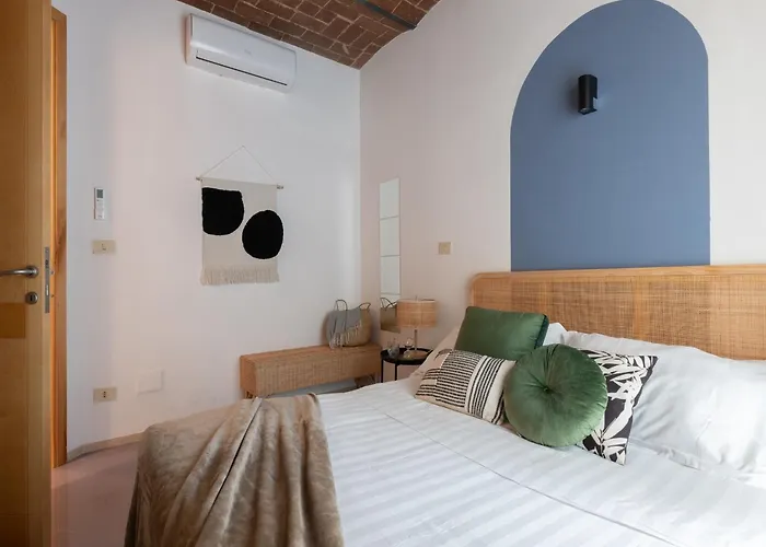 The Rent - Two-bedroom With Terrace Near Trevi Fountain *